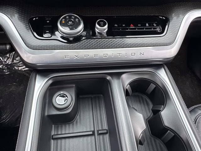 2026 Silver Metallic Ford Expedition Platinum 4X4 SUV