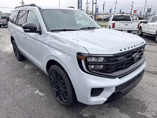 2026 Silver Metallic Ford Expedition Platinum 4X4 SUV
