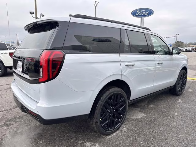 2026 Silver Metallic Ford Expedition Platinum 4X4 SUV