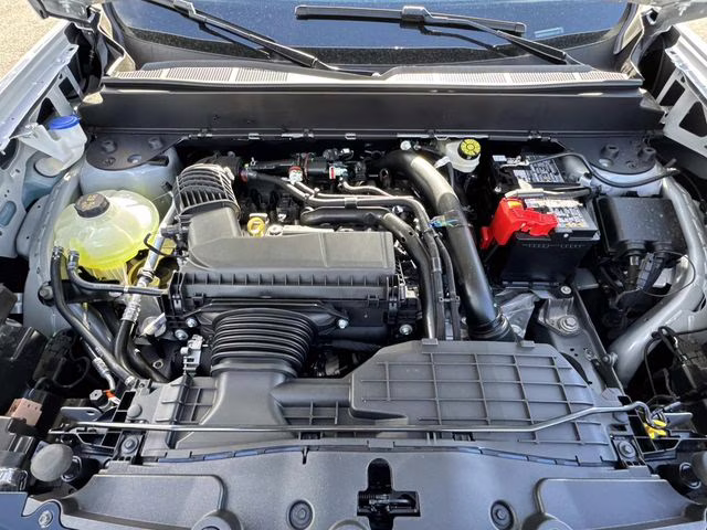 2026 White Metallic Ford Maverick Lariat AWD Truck