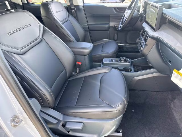 2026 White Metallic Ford Maverick Lariat AWD Truck