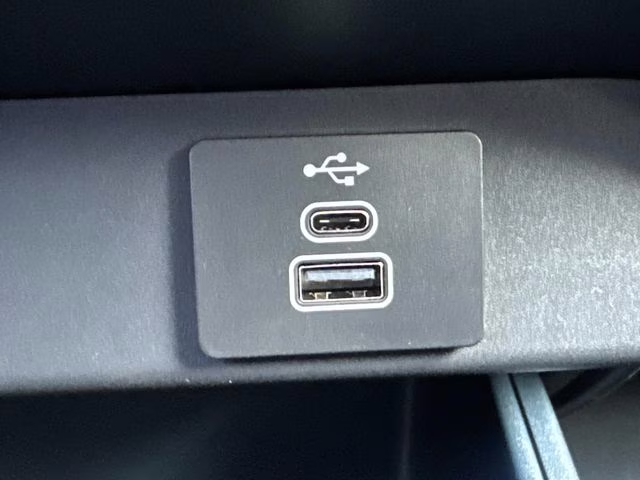 2026 White Metallic Ford Maverick Lariat AWD Truck