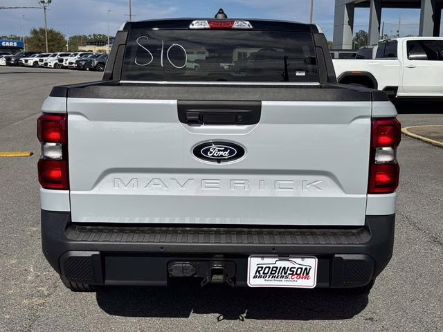 2026 White Metallic Ford Maverick Lariat AWD Truck