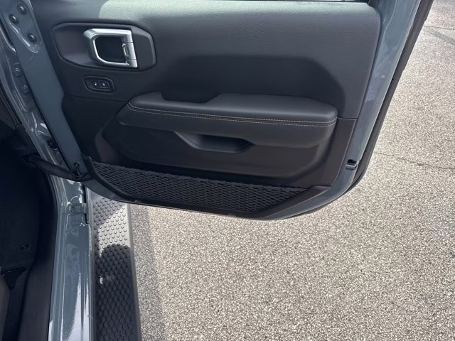 2026 Anvil Clearcoat Jeep Wrangler Sahara 4X4 Convertible