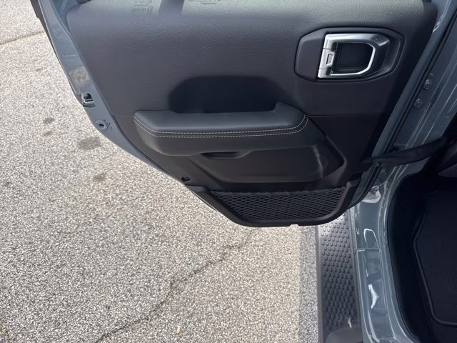 2026 Anvil Clearcoat Jeep Wrangler Sahara 4X4 Convertible