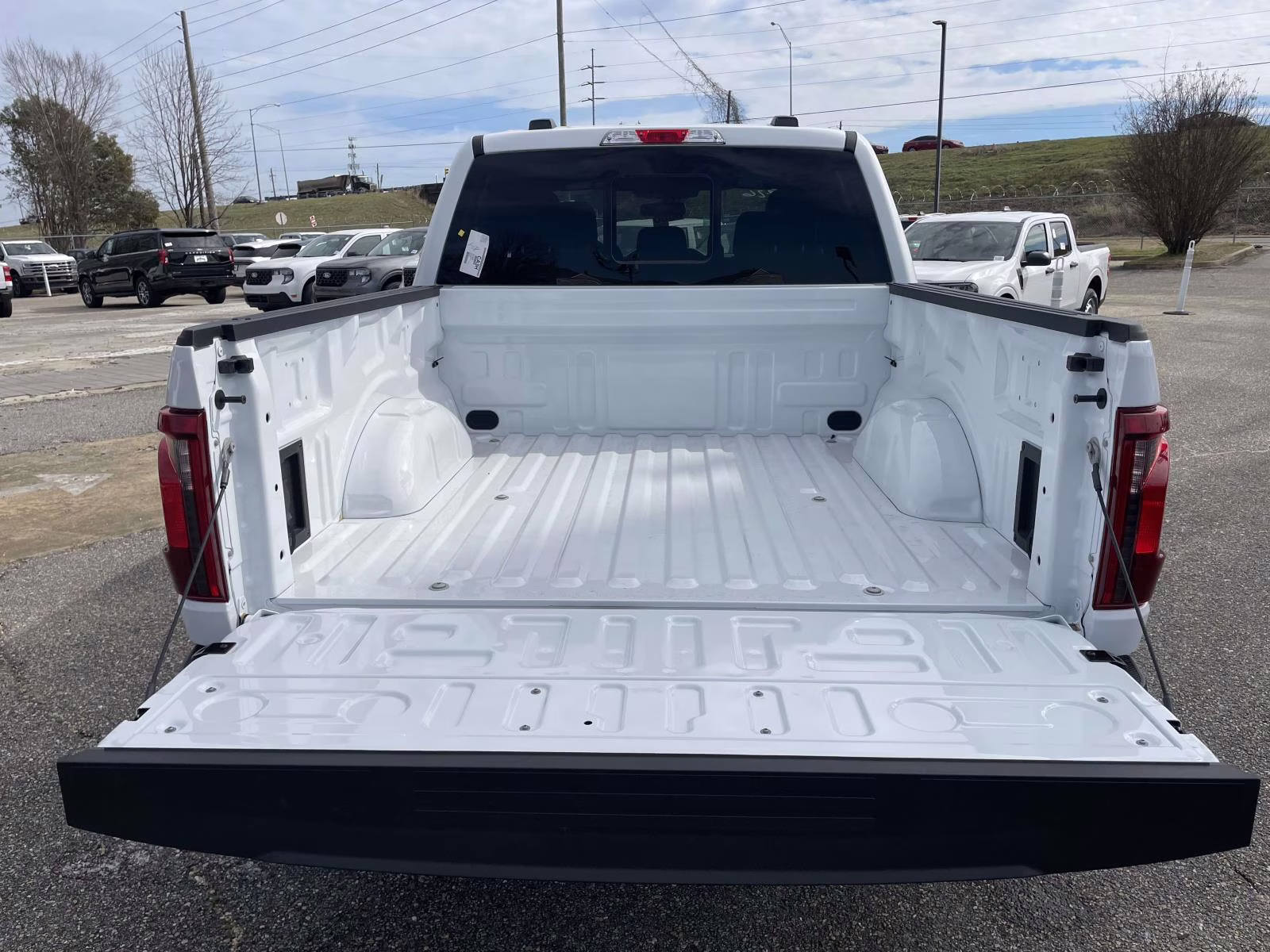 2026 Oxford White Ford F-150 XLT 4X4 Truck