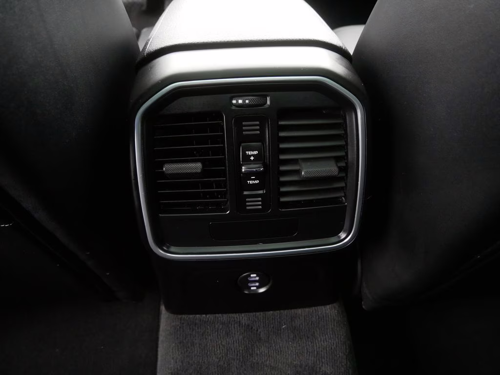 2021 Sapphire Blue Metallic Porsche Macan Base AWD SUV