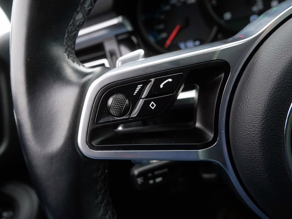 2021 Sapphire Blue Metallic Porsche Macan Base AWD SUV