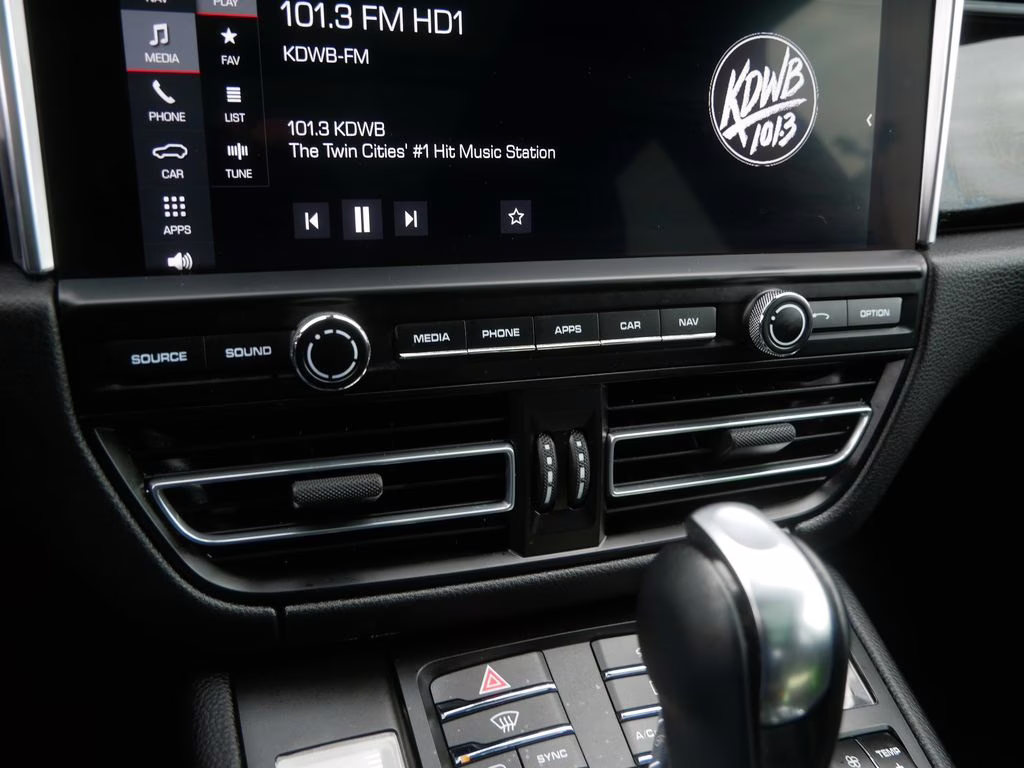 2021 Sapphire Blue Metallic Porsche Macan Base AWD SUV