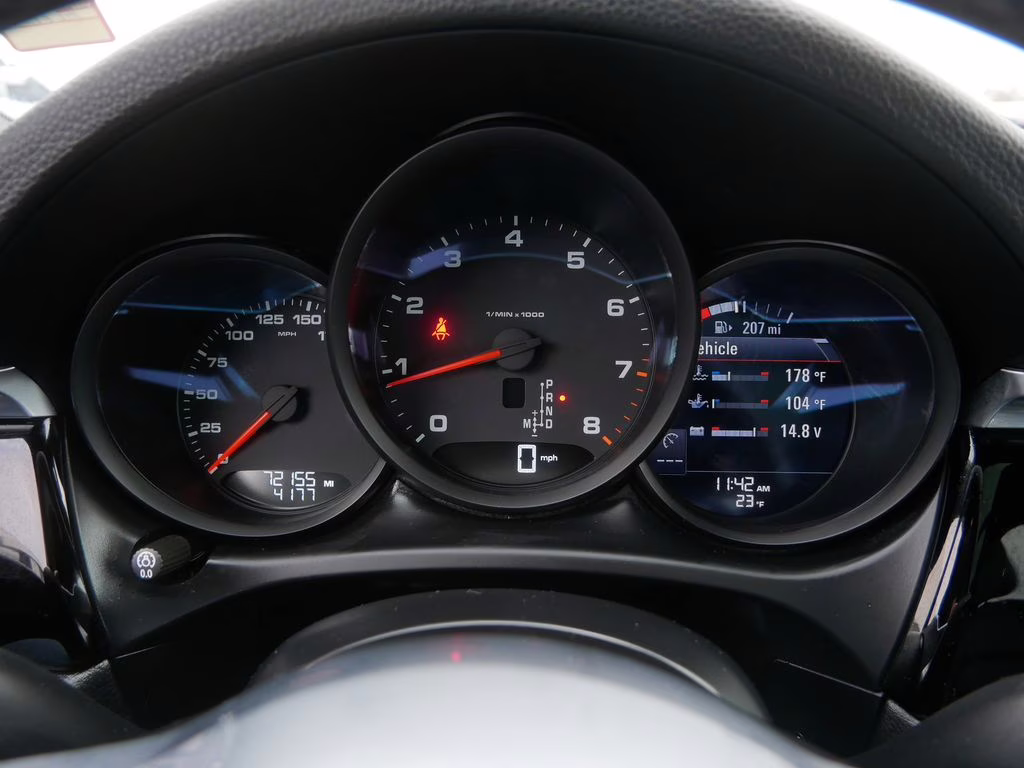 2021 Sapphire Blue Metallic Porsche Macan Base AWD SUV