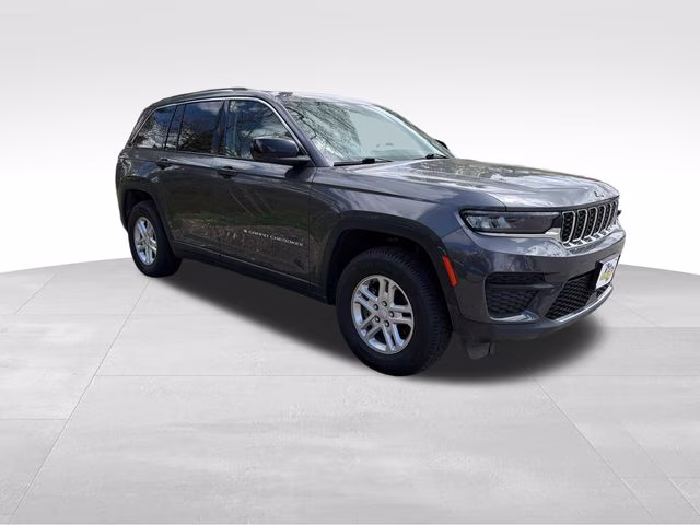 2023 Baltic Gray Metallic Clearcoat Jeep Grand Cherokee Laredo 4X4 SUV