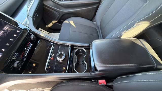 2023 Baltic Gray Metallic Clearcoat Jeep Grand Cherokee Laredo 4X4 SUV