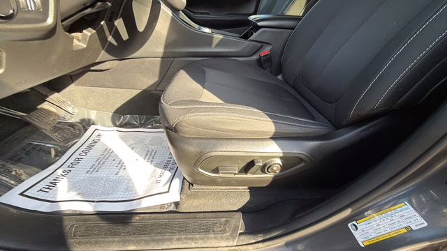 2023 Baltic Gray Metallic Clearcoat Jeep Grand Cherokee Laredo 4X4 SUV