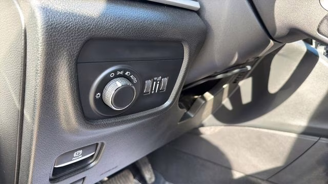 2023 Baltic Gray Metallic Clearcoat Jeep Grand Cherokee Laredo 4X4 SUV