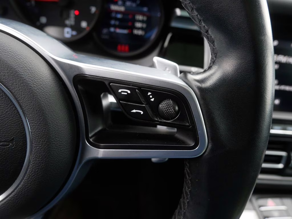 2021 Sapphire Blue Metallic Porsche Macan Base AWD SUV