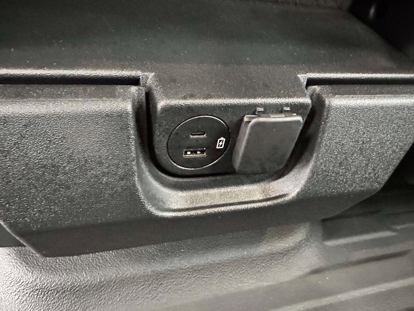 2023 Hot Pepper Red Metallic Tinted Clearcoat Ford F-150 XL 4WD SuperCab 6.5' Box 4X4 Truck