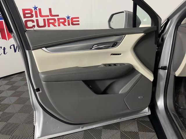 2019 Radiant Silver Metallic Cadillac XT5 Luxury AWD SUV