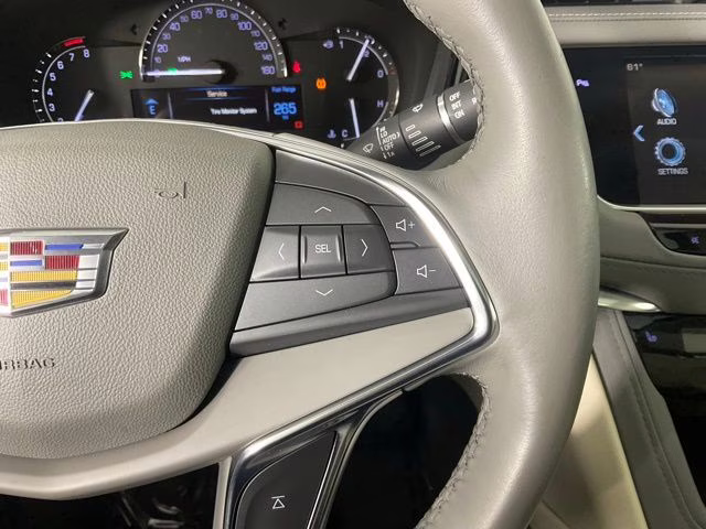 2019 Radiant Silver Metallic Cadillac XT5 Luxury AWD SUV