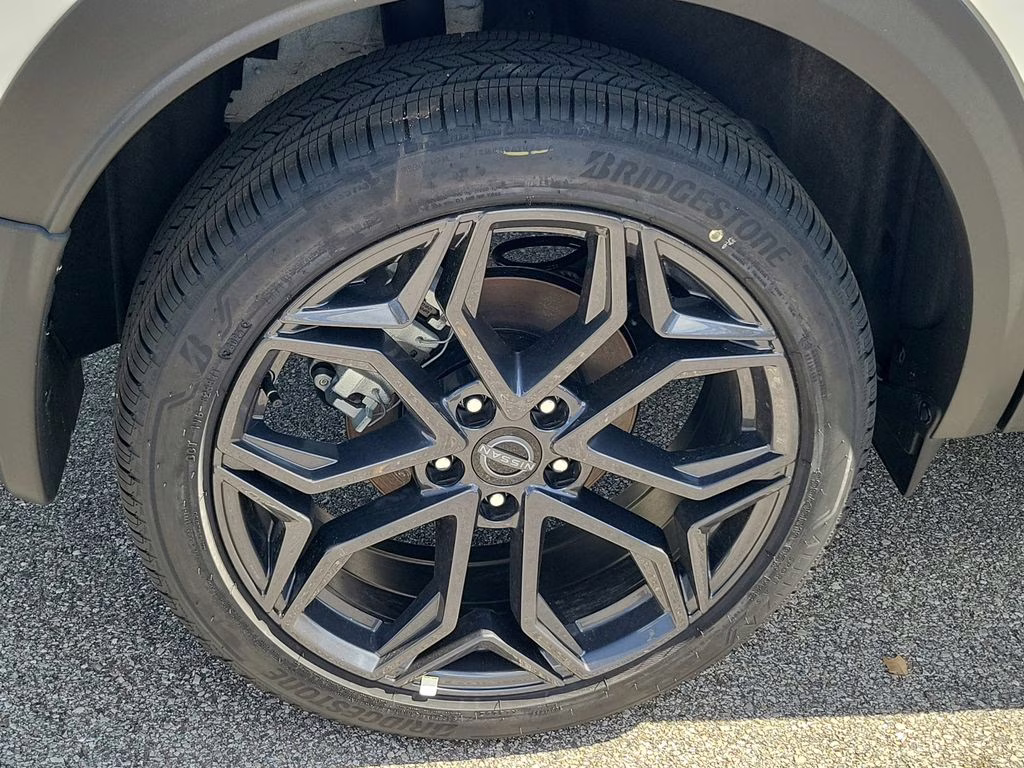 2026 Aspen White Nissan Kicks SR FWD SUV