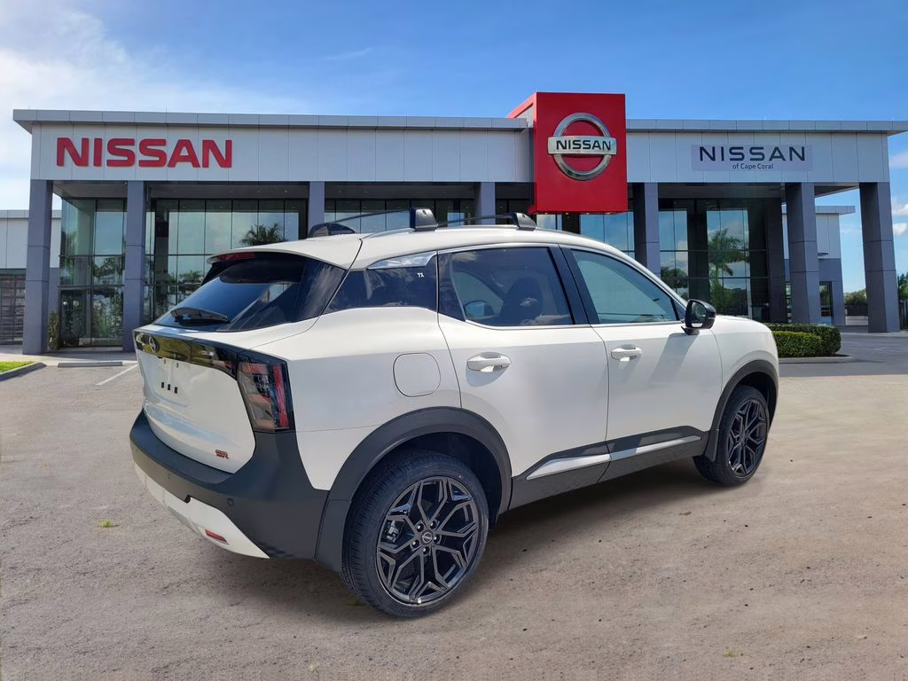 2026 Aspen White Tricoat Nissan Kicks SR FWD SUV