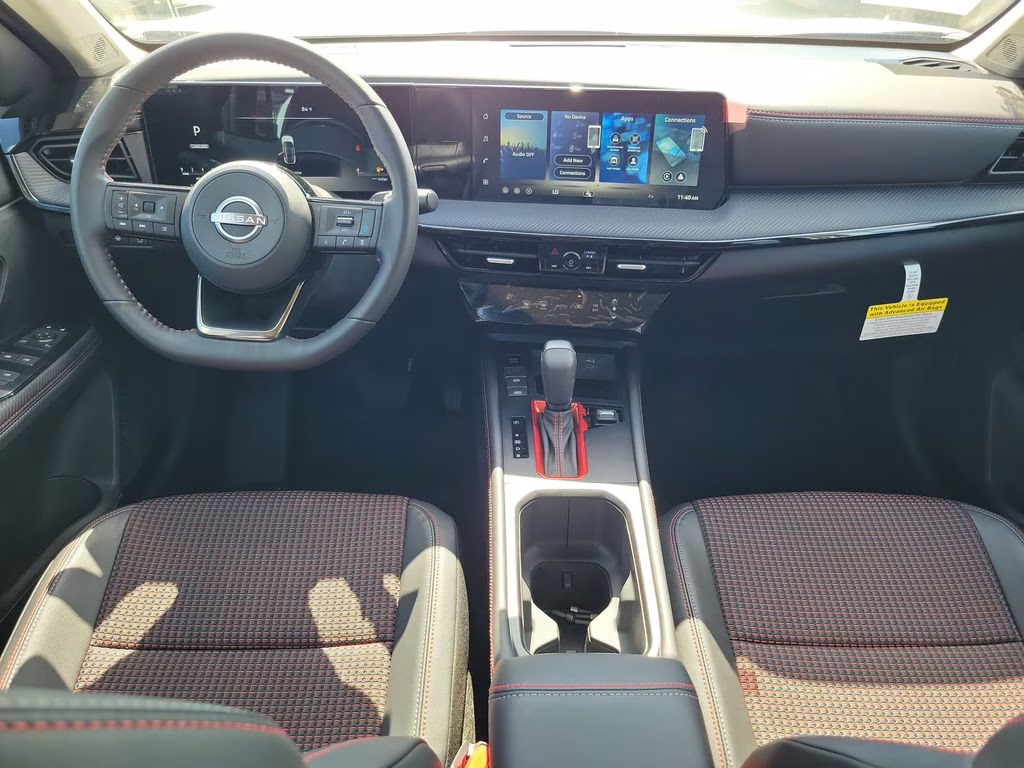 2026 Aspen White Tricoat Nissan Kicks SR FWD SUV