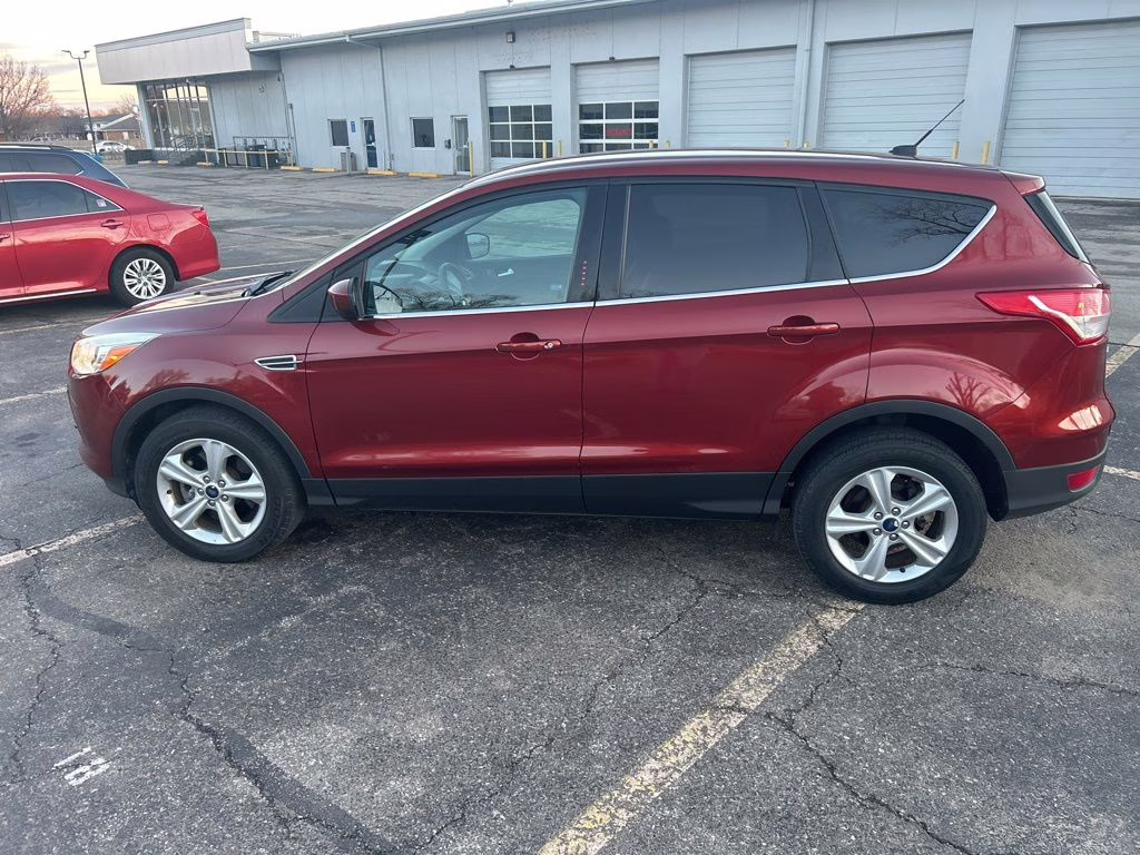 Used 2014 Ford Escape SE with VIN 1FMCU9GX5EUB65403 for sale in Kansas City