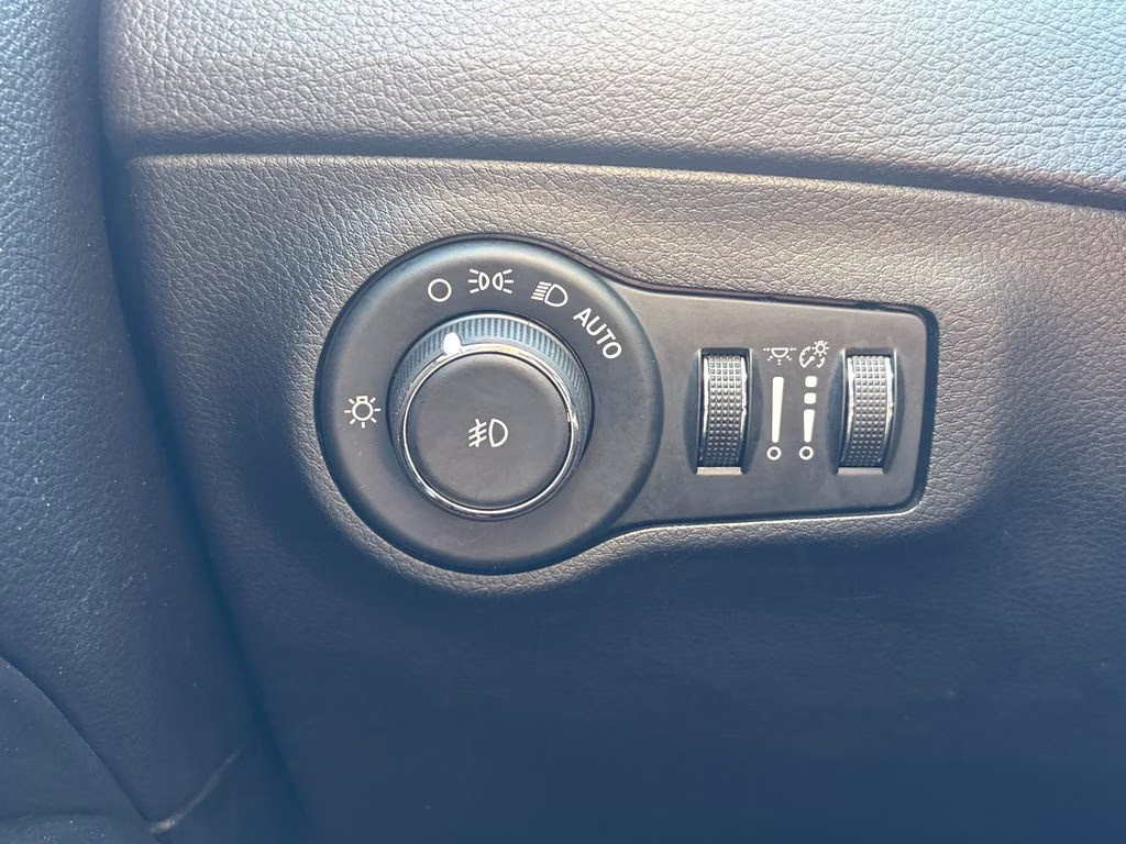 2018 White Clearcoat Jeep Compass Trailhawk 4X4 SUV