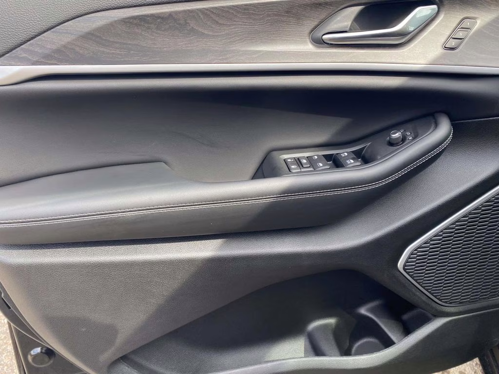 2026 Diamond Black Crystal Pearlcoat Jeep Grand Cherokee Limited RWD SUV