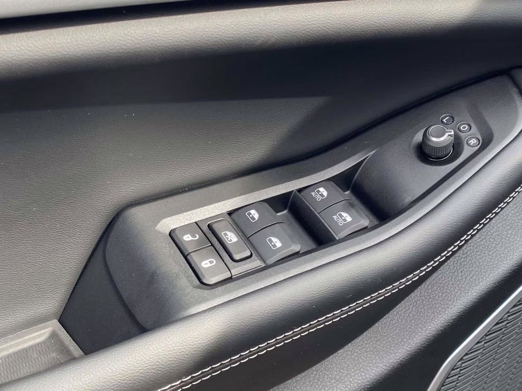 2026 Diamond Black Crystal Pearlcoat Jeep Grand Cherokee Limited RWD SUV