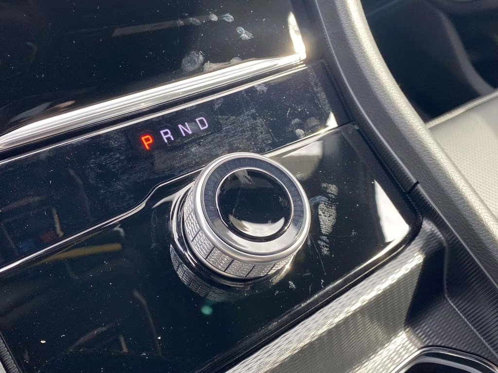 2026 Diamond Black Crystal Pearlcoat Jeep Grand Cherokee Limited RWD SUV