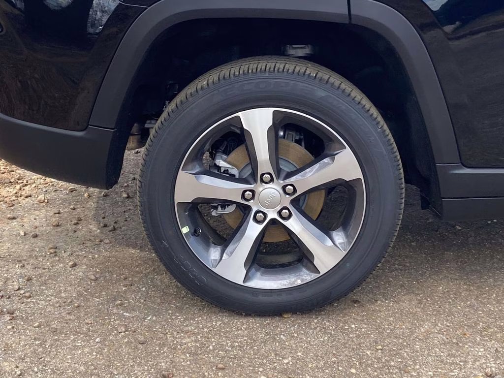 2026 Diamond Black Crystal Pearlcoat Jeep Grand Cherokee Limited RWD SUV