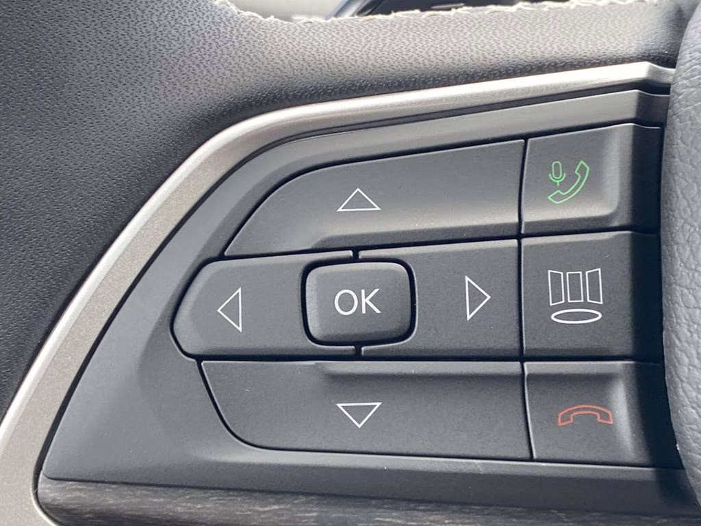 2026 Diamond Black Crystal Pearlcoat Jeep Grand Cherokee Limited RWD SUV