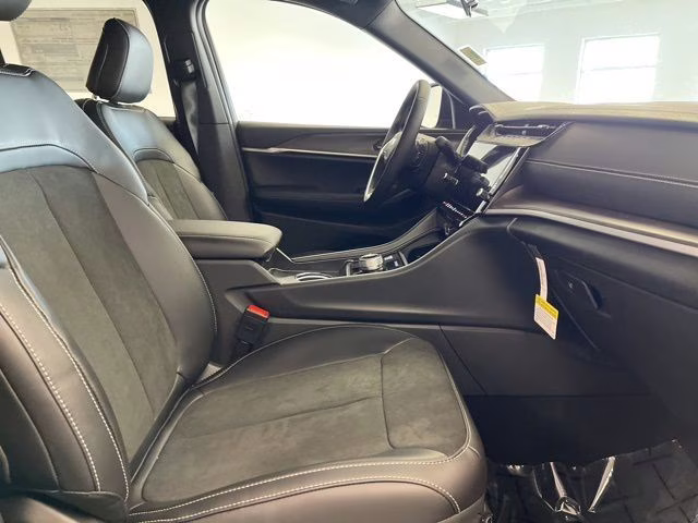 2026 Velvet Red Pearlcoat Jeep Grand Cherokee Laredo Altitude 4X4 SUV