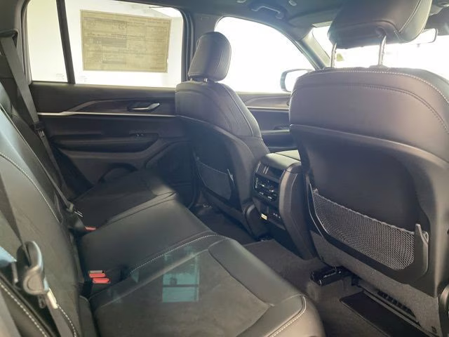 2026 Velvet Red Pearlcoat Jeep Grand Cherokee Laredo Altitude 4X4 SUV