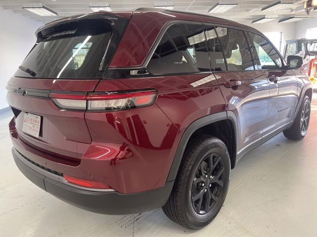 2026 Velvet Red Pearlcoat Jeep Grand Cherokee Laredo Altitude 4X4 SUV