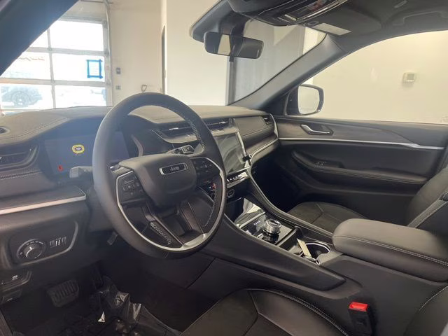 2026 Velvet Red Pearlcoat Jeep Grand Cherokee Laredo Altitude 4X4 SUV