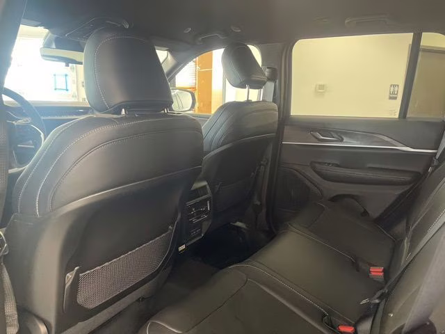 2026 Velvet Red Pearlcoat Jeep Grand Cherokee Laredo Altitude 4X4 SUV