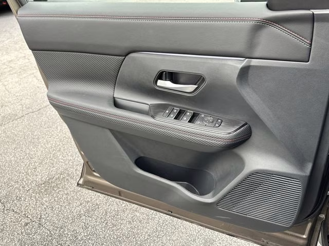 2026 Canyon Bronze Metallic Nissan Kicks SR FWD SUV