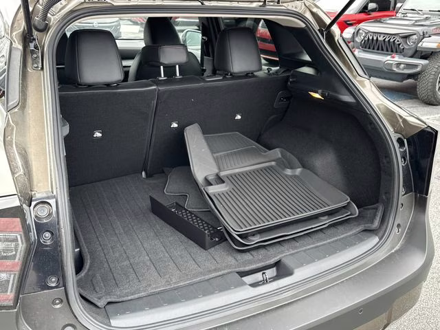 2026 Canyon Bronze Metallic Nissan Kicks SR FWD SUV