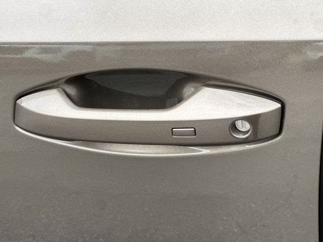 2026 Canyon Bronze Metallic Nissan Kicks SR FWD SUV