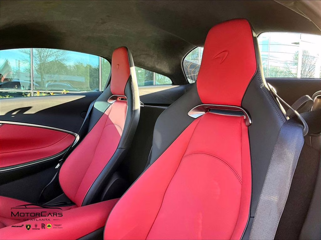 2026 Plateaux Grey McLaren Artura RWD Coupe