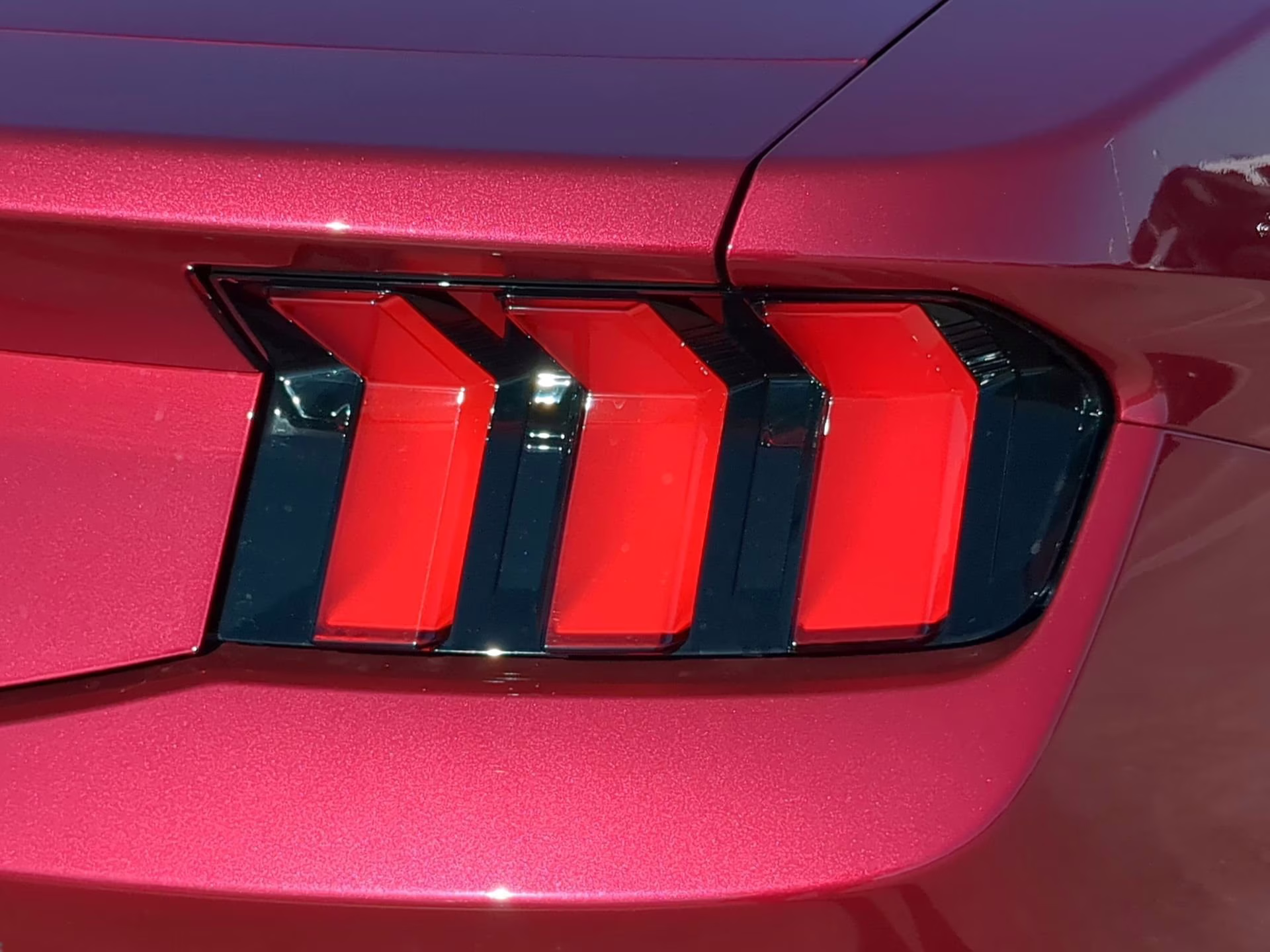 2026 Molten Magenta Metallic Tinted Clearcoat Ford Mustang EcoBoost RWD Coupe