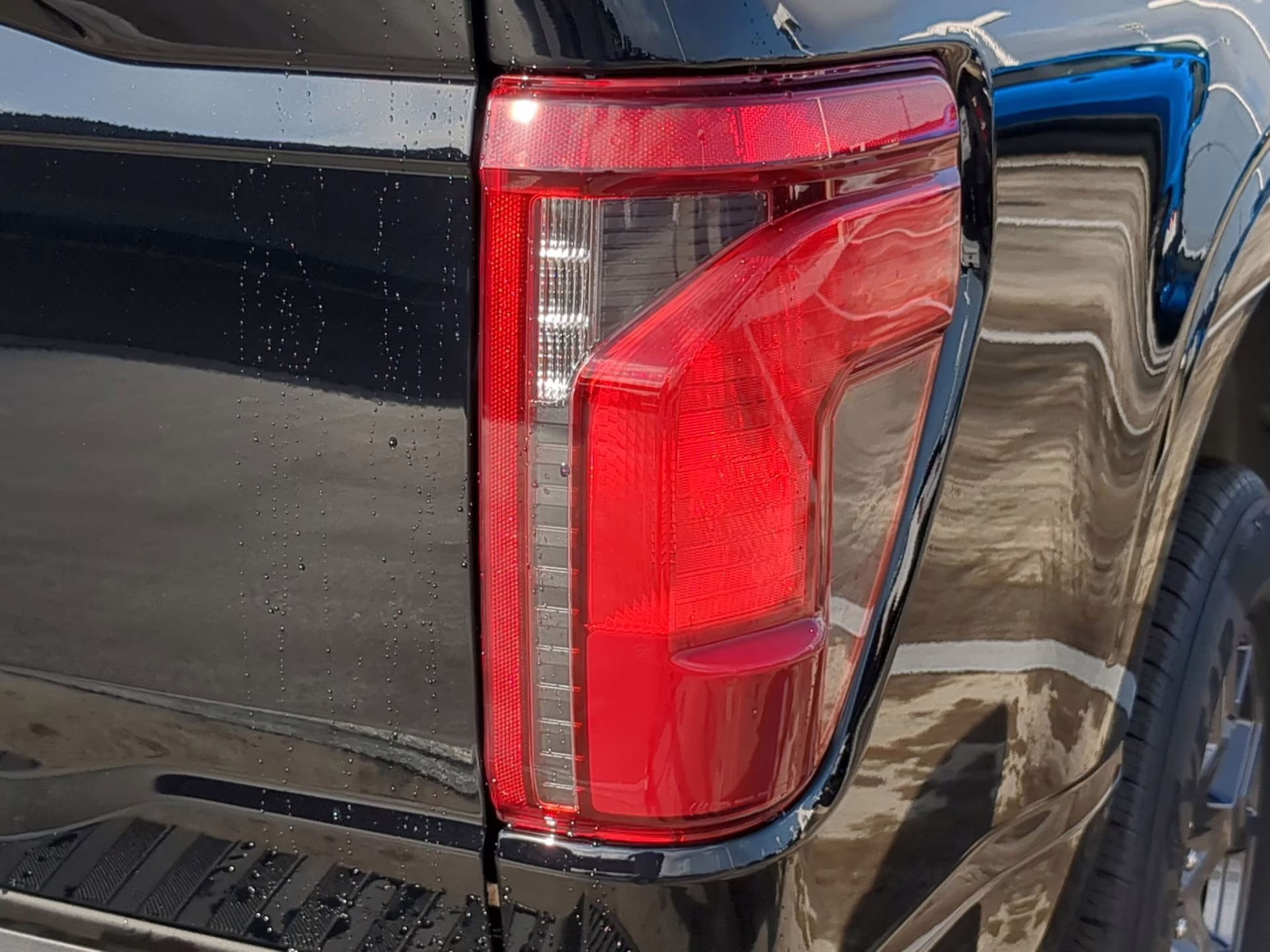 2026 Agate Black Metallic Ford F-150 STX Crew Cab Pickup RWD Truck