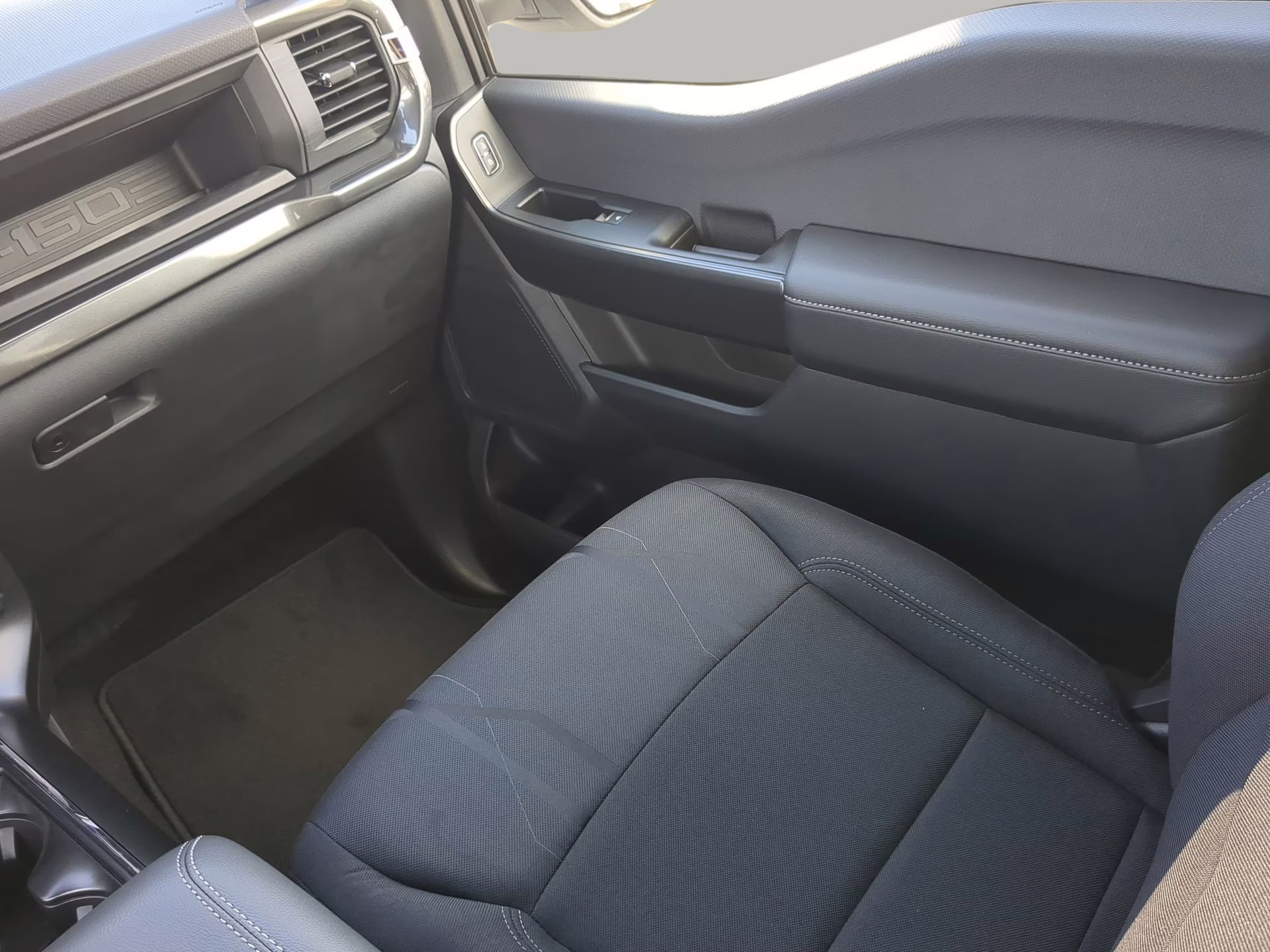 2026 Oxford White Ford F-150 STX Crew Cab Pickup RWD Truck