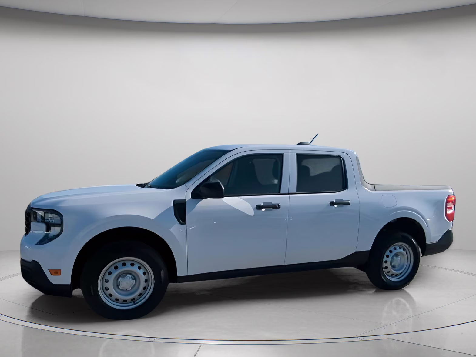 2026 Oxford White Ford Maverick XL Crew Cab Pickup FWD Truck