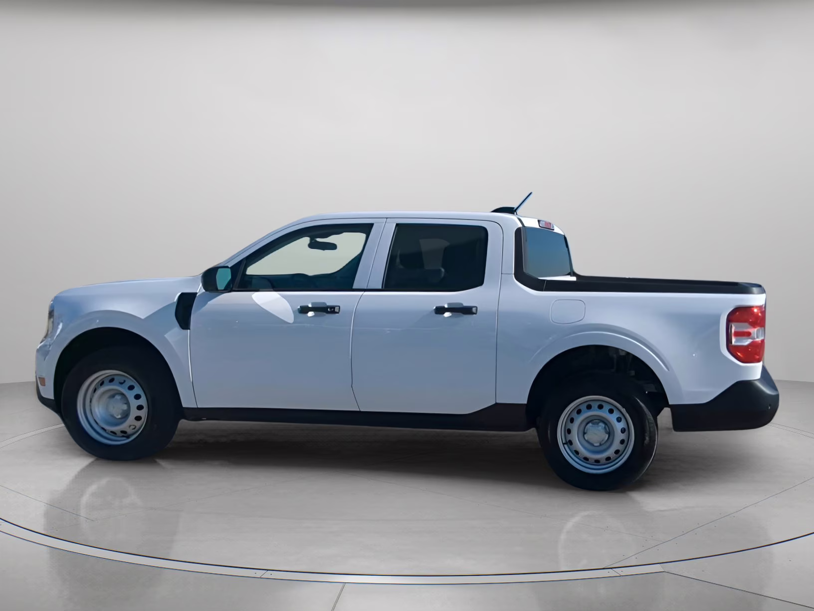 2026 Oxford White Ford Maverick XL Crew Cab Pickup FWD Truck