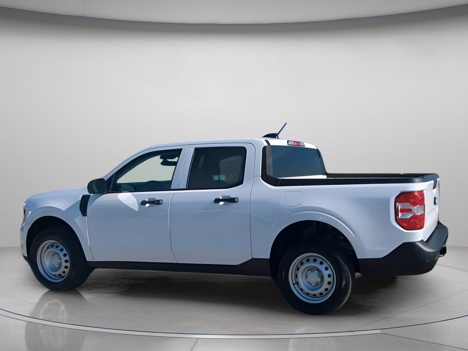 2026 Oxford White Ford Maverick XL Crew Cab Pickup FWD Truck