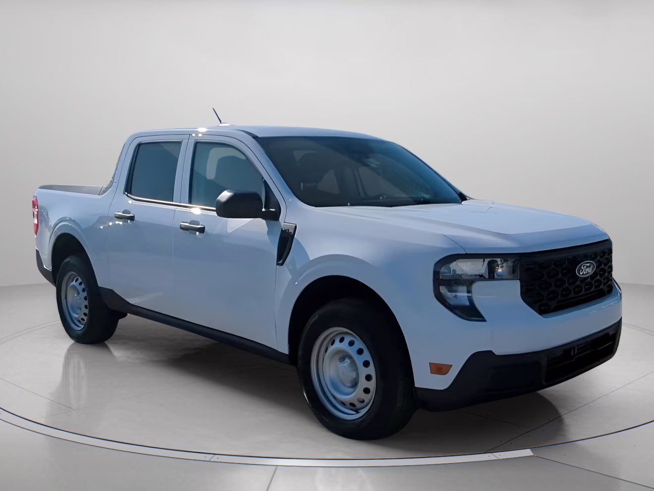 2026 Oxford White Ford Maverick XL Crew Cab Pickup FWD Truck