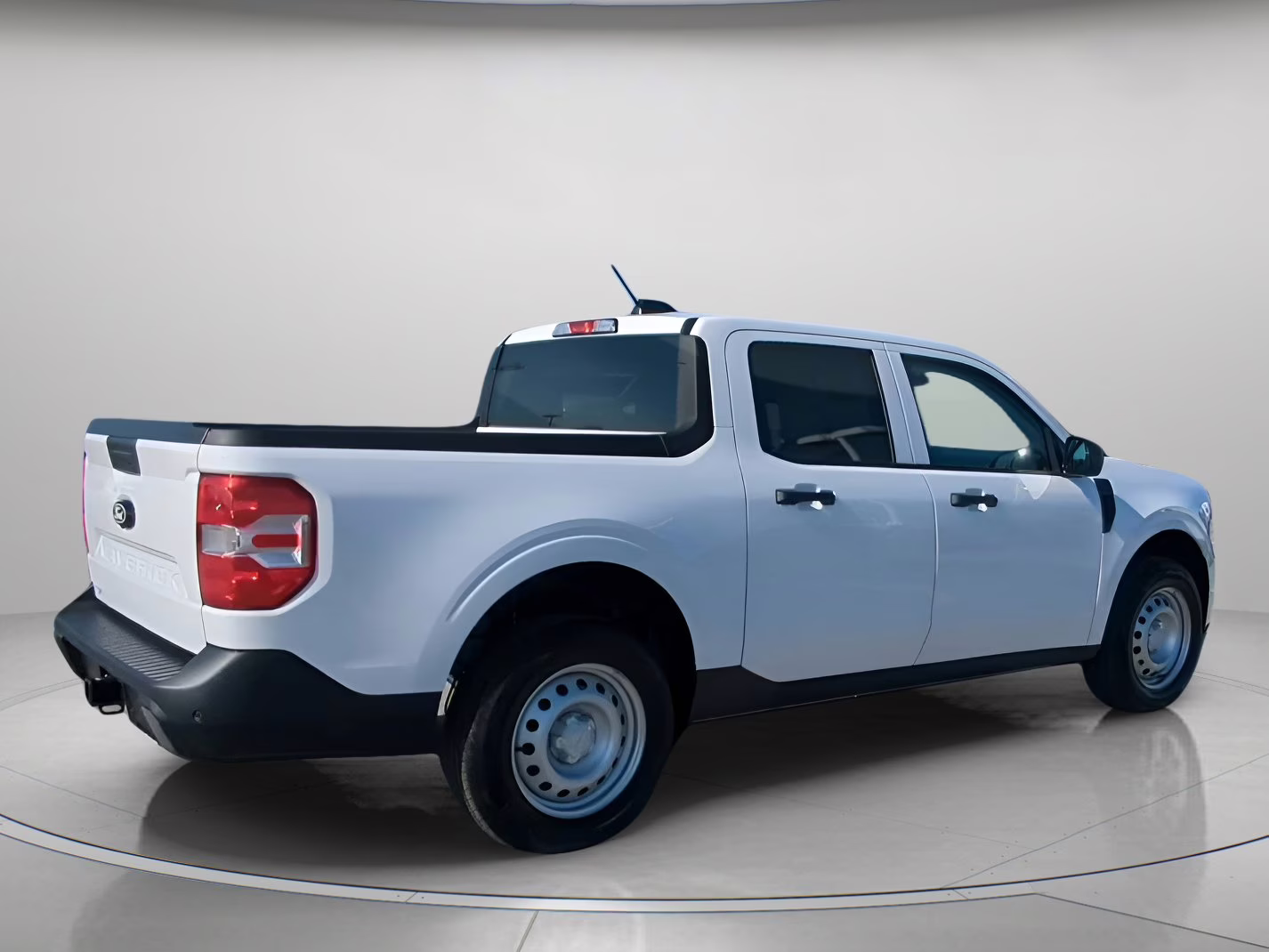 2026 Oxford White Ford Maverick XL Crew Cab Pickup FWD Truck