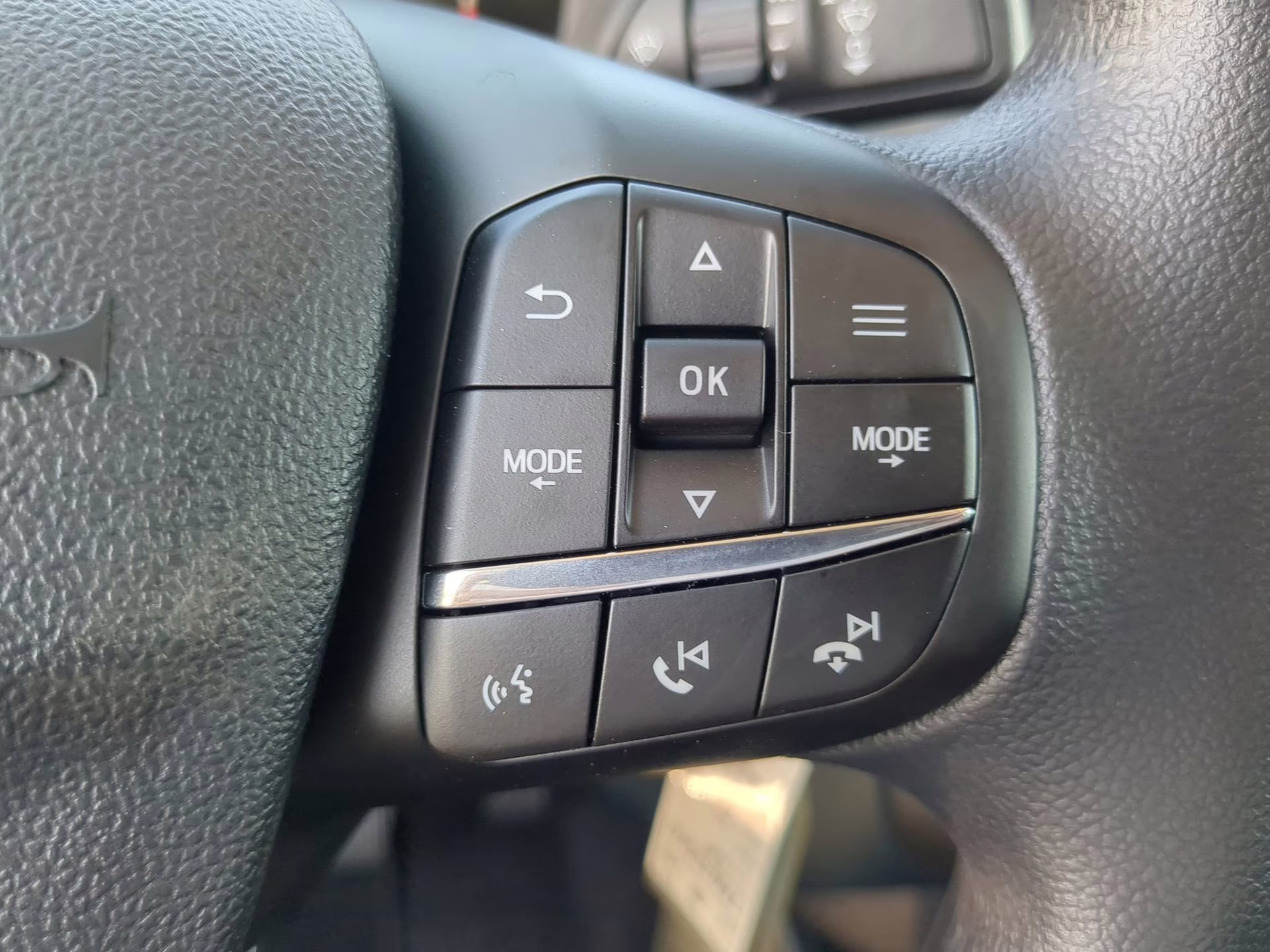 2026 Oxford White Ford Maverick XL Crew Cab Pickup FWD Truck